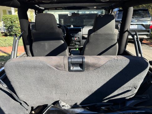 Used 2004 Jeep Wrangler 4WD image 6