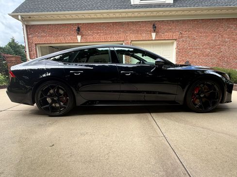 Used 2025 Audi RS 7 Performance w/ Matte Carbon Package image 6