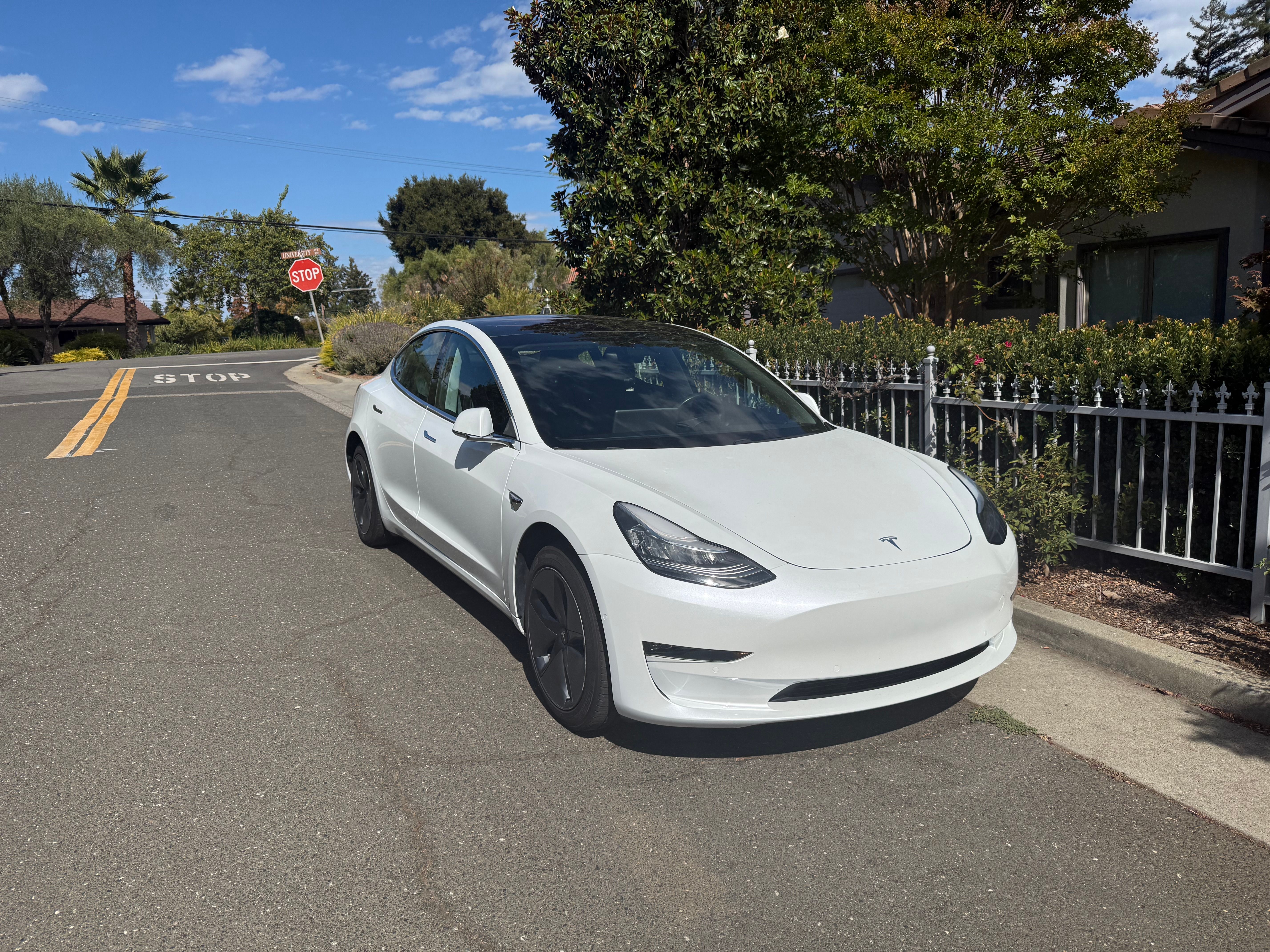 Used 2018 Tesla Model 3 Mid Range RWD image 1