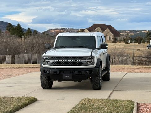 Used 2025 Ford Bronco Badlands image 6