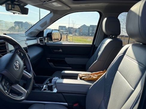 Used 2022 Toyota Tundra Limited image 4