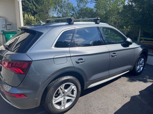 Used 2019 Audi Q5 2.0T Premium w/ Convenience Package AWD/4WD image 4