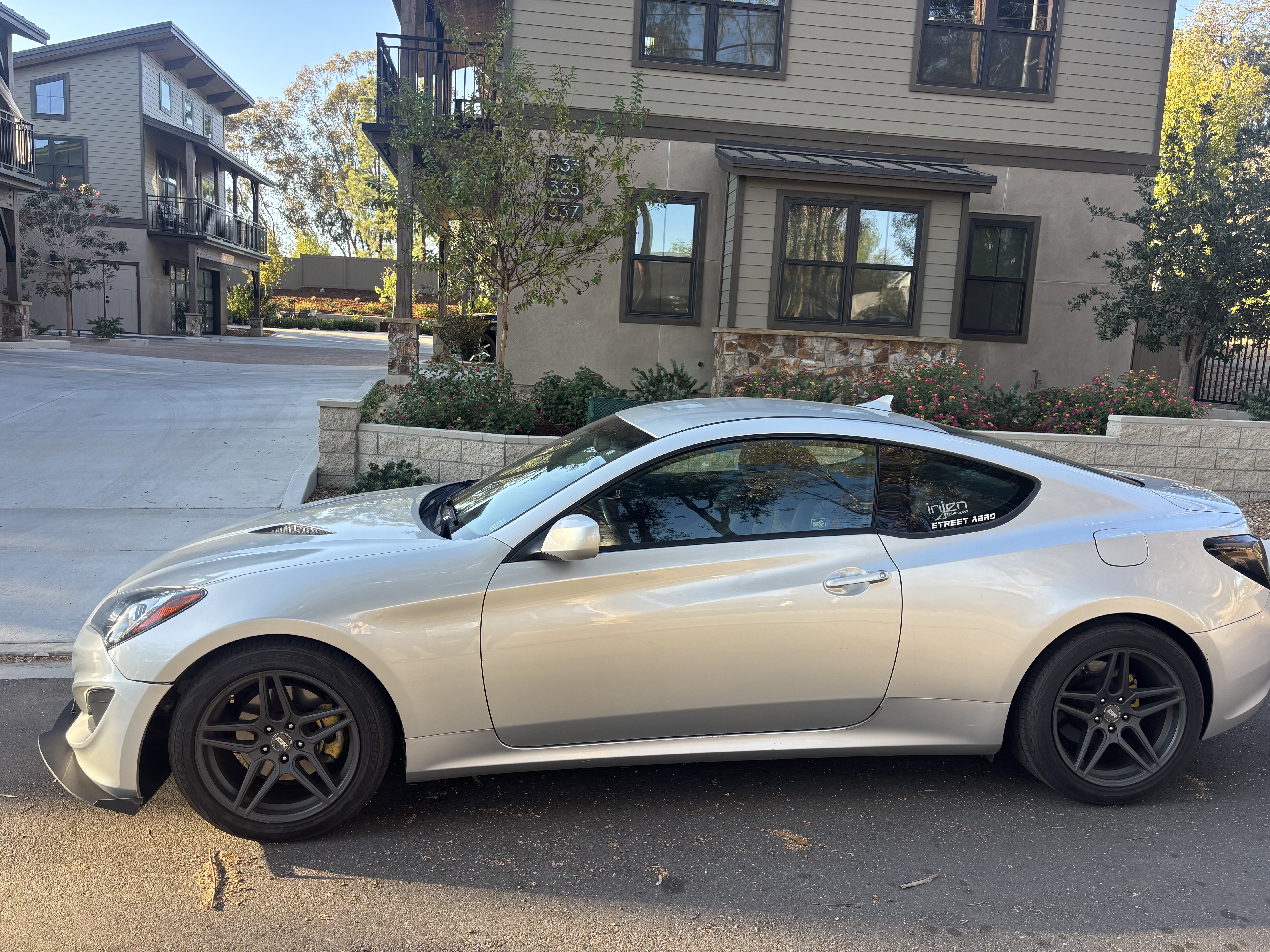 Used 2013 Hyundai Genesis 2.0T RWD image 4