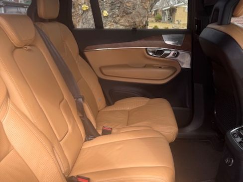 Used 2018 Volvo XC90 T8 Inscription w/ Convenience Package image 14