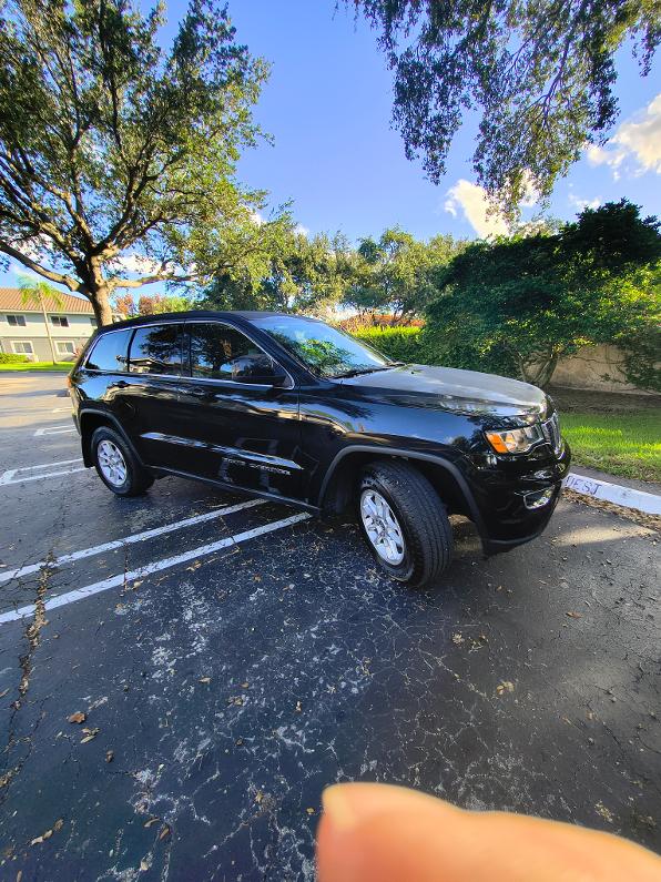 Used 2018 Jeep Grand Cherokee Laredo RWD image 25