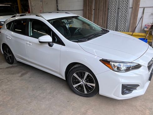 Used 2019 Subaru Impreza 2.0i Premium w/ Eyesight & BSD/Rcta & SRF AWD/4WD image 2