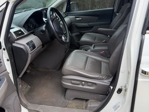 Used 2015 Honda Odyssey Touring image 2