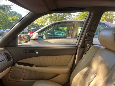 Used 1994 Lexus LS 400 RWD image 12