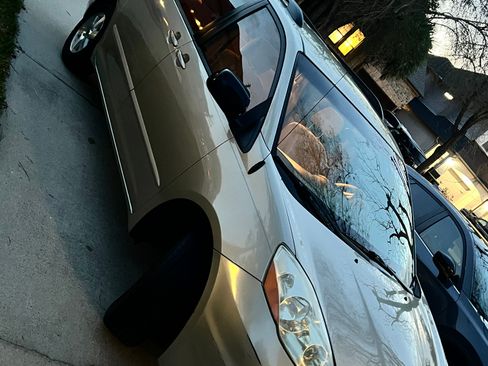 Used 2006 Toyota Sienna CE image 2