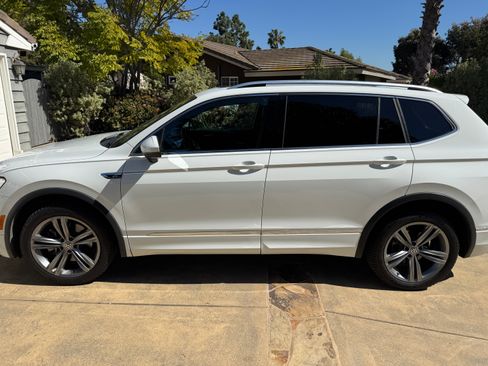 Used 2018 Volkswagen Tiguan SEL image 8