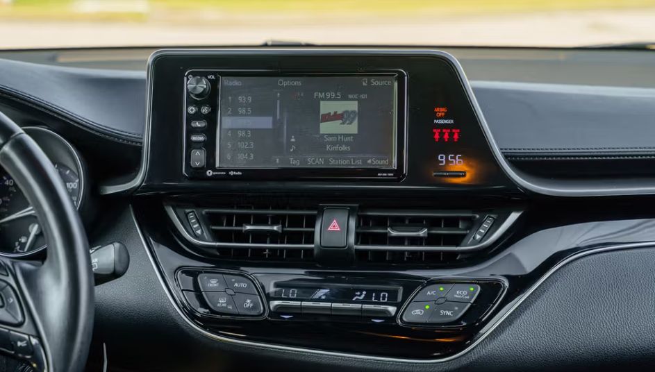 Used 2018 Toyota C-HR XLE FWD image 13