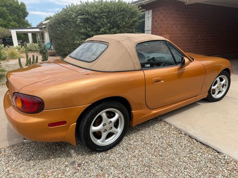 Used 2000 MAZDA MX-5 Miata LS RWD image 1