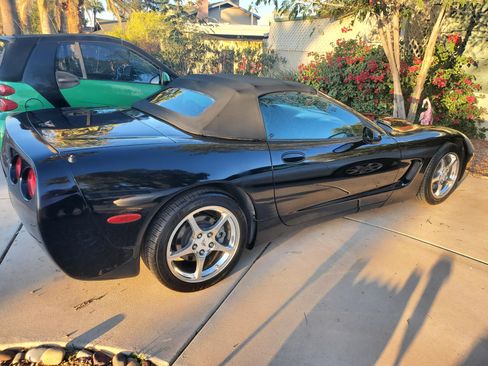 Used 2004 Chevrolet Corvette Convertible w/ Preferred Equipment Group image 10