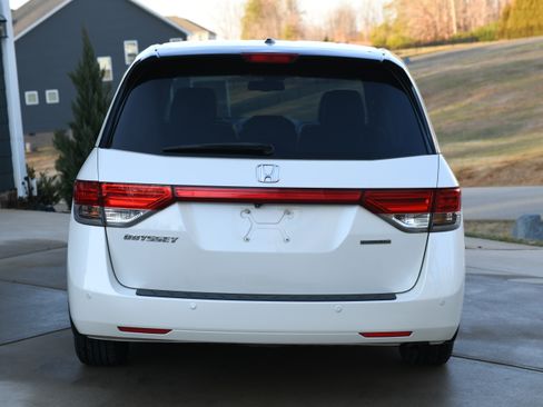Used 2015 Honda Odyssey Touring image 2