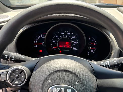 Used 2014 Kia Soul FWD image 11