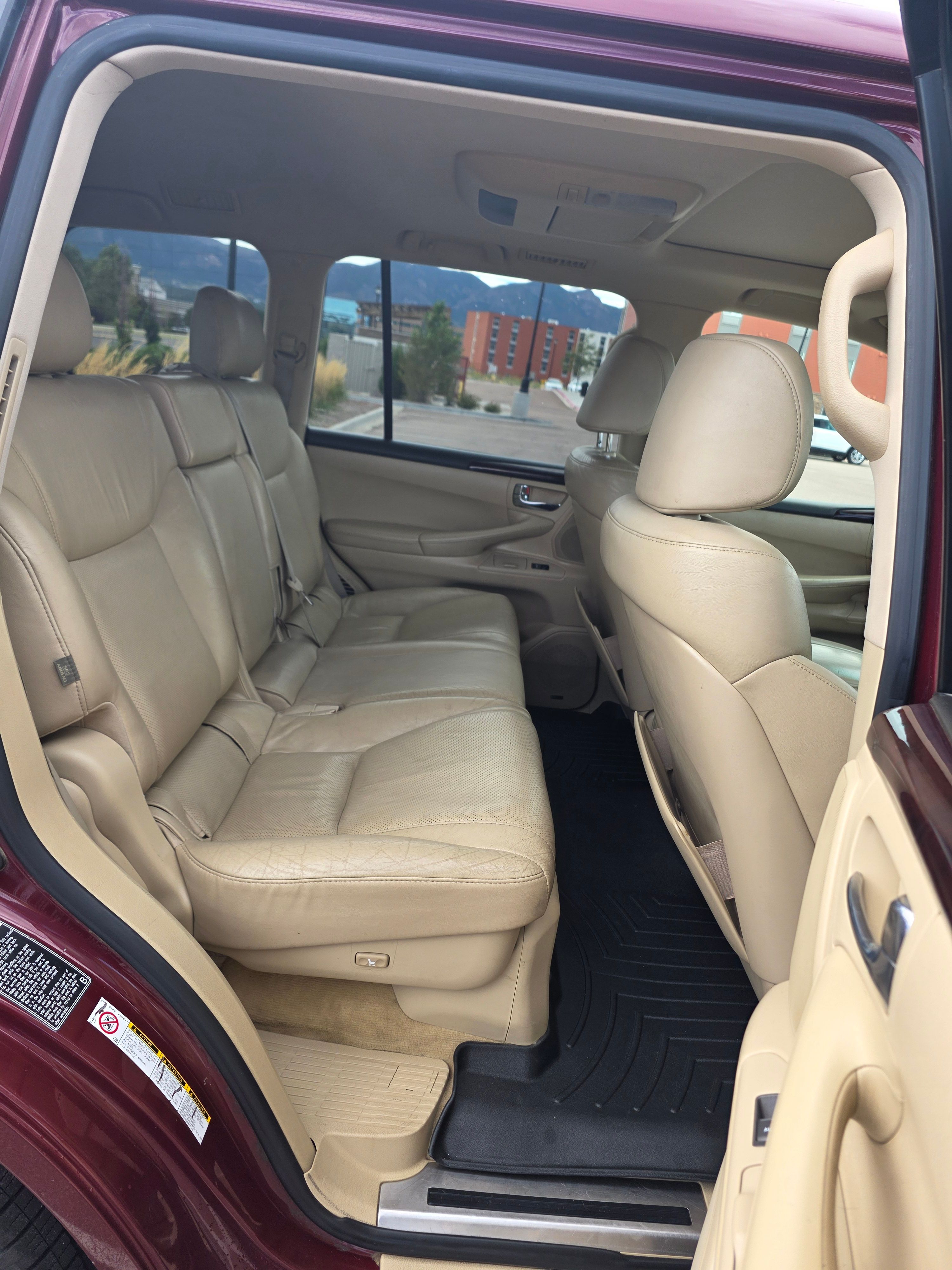 Used 2011 Lexus LX 570 4WD w/ Luxury Pkg image 25