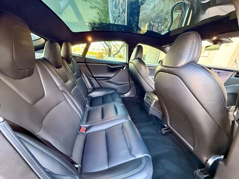 Used 2020 Tesla Model S Long Range Plus image 21