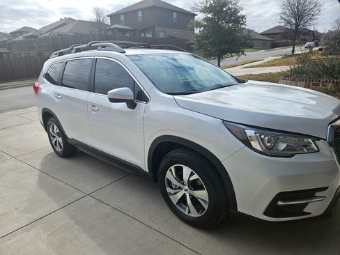 Used 2022 Subaru Ascent Premium w/ Convenience Package image 1