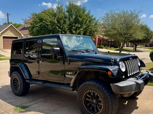 Used 2017 Jeep Wrangler Unlimited Sahara w/ Max Tow Package image 1