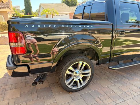Used 2007 Ford F150 Harley-Davidson AWD/4WD image 2