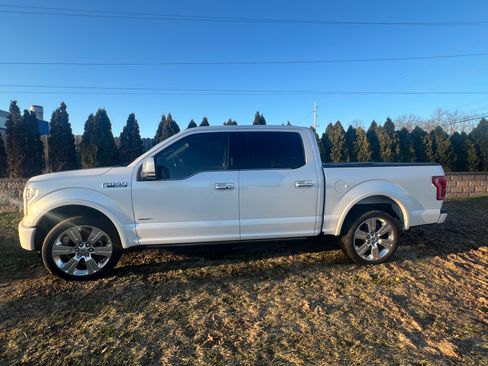 Used 2016 Ford F150 Limited image 2