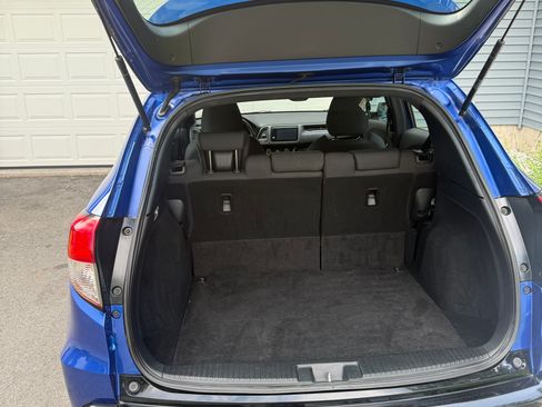 Used 2019 Honda HR-V Sport image 2