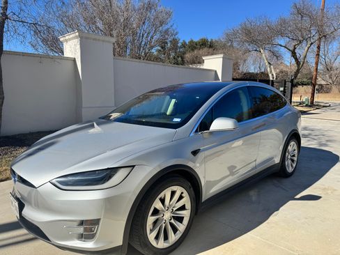 Used 2016 Tesla Model X 75D image 16