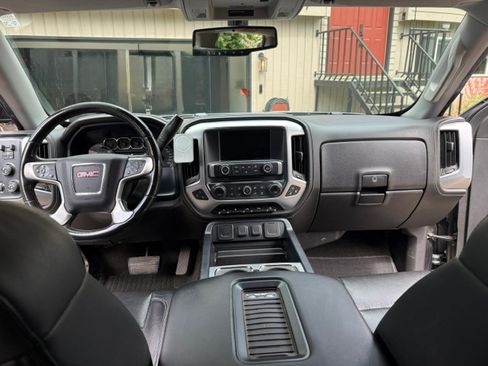 Used 2018 GMC Sierra 1500 SLT w/ SLT Premium Package AWD/4WD image 9