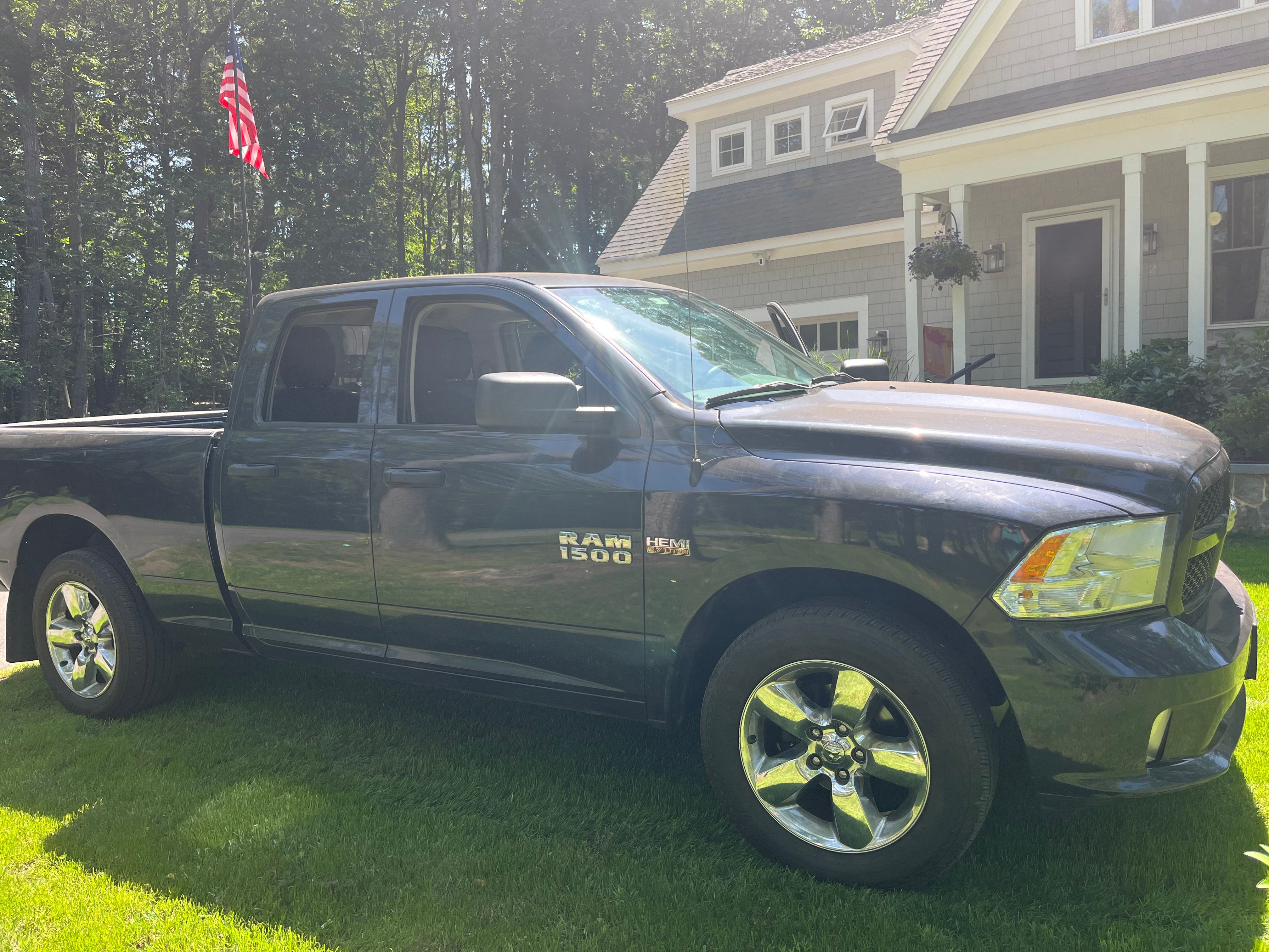 Used 2018 RAM 1500 Express w/ Express Value Package AWD/4WD image 12