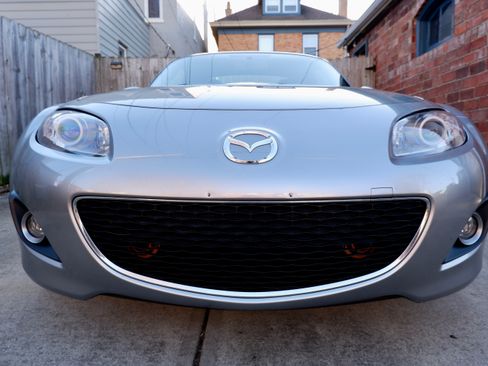 Used 2012 MAZDA MX-5 Miata Grand Touring w/ Premium Pkg image 4