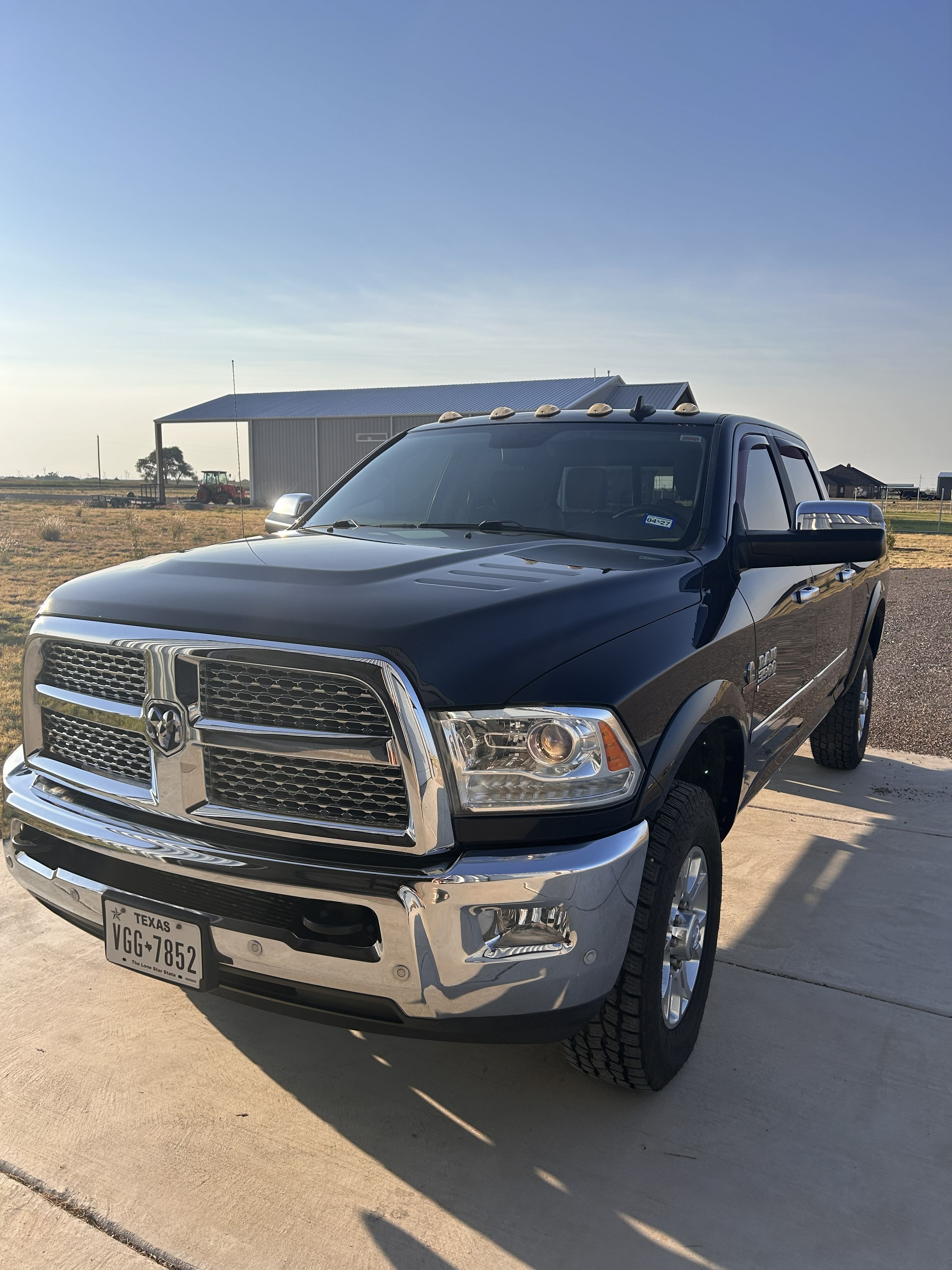 Used 2018 RAM 3500 Laramie AWD/4WD image 1