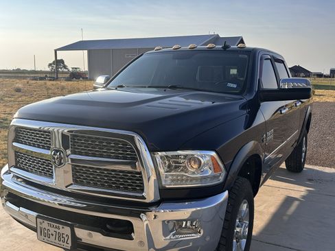 Used 2018 RAM 3500 Laramie AWD/4WD image 2