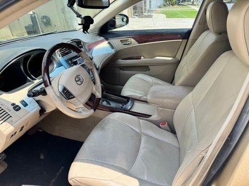 Used 2011 Toyota Avalon Limited image 10