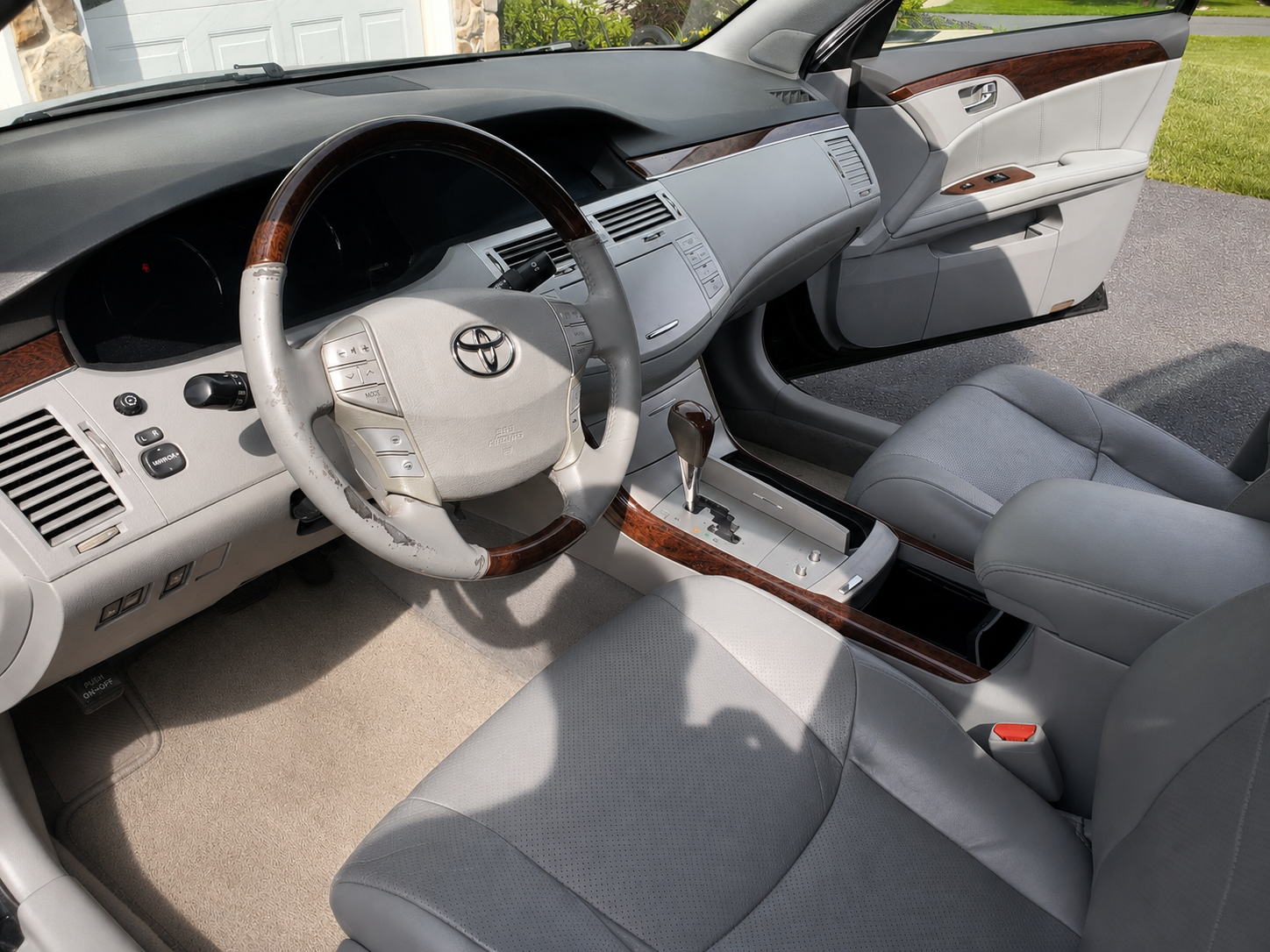 Used 2008 Toyota Avalon Limited FWD image 6