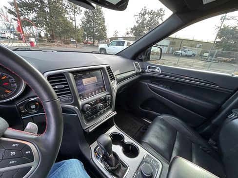 Used 2017 Jeep Grand Cherokee Trailhawk w/ Trailhawk Luxury Group image 10