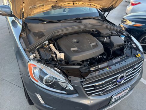 Used 2016 Volvo XC60 T5 Platinum FWD image 12