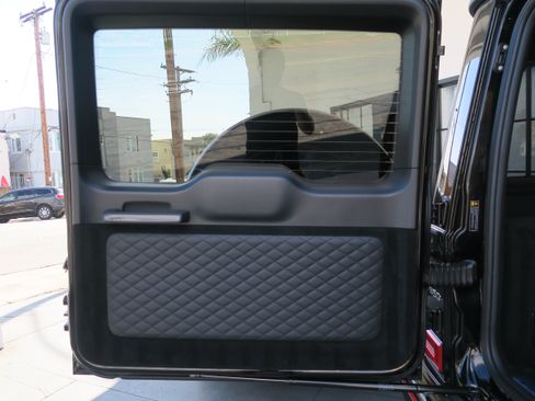 Used 2023 Mercedes-Benz G 550 image 31