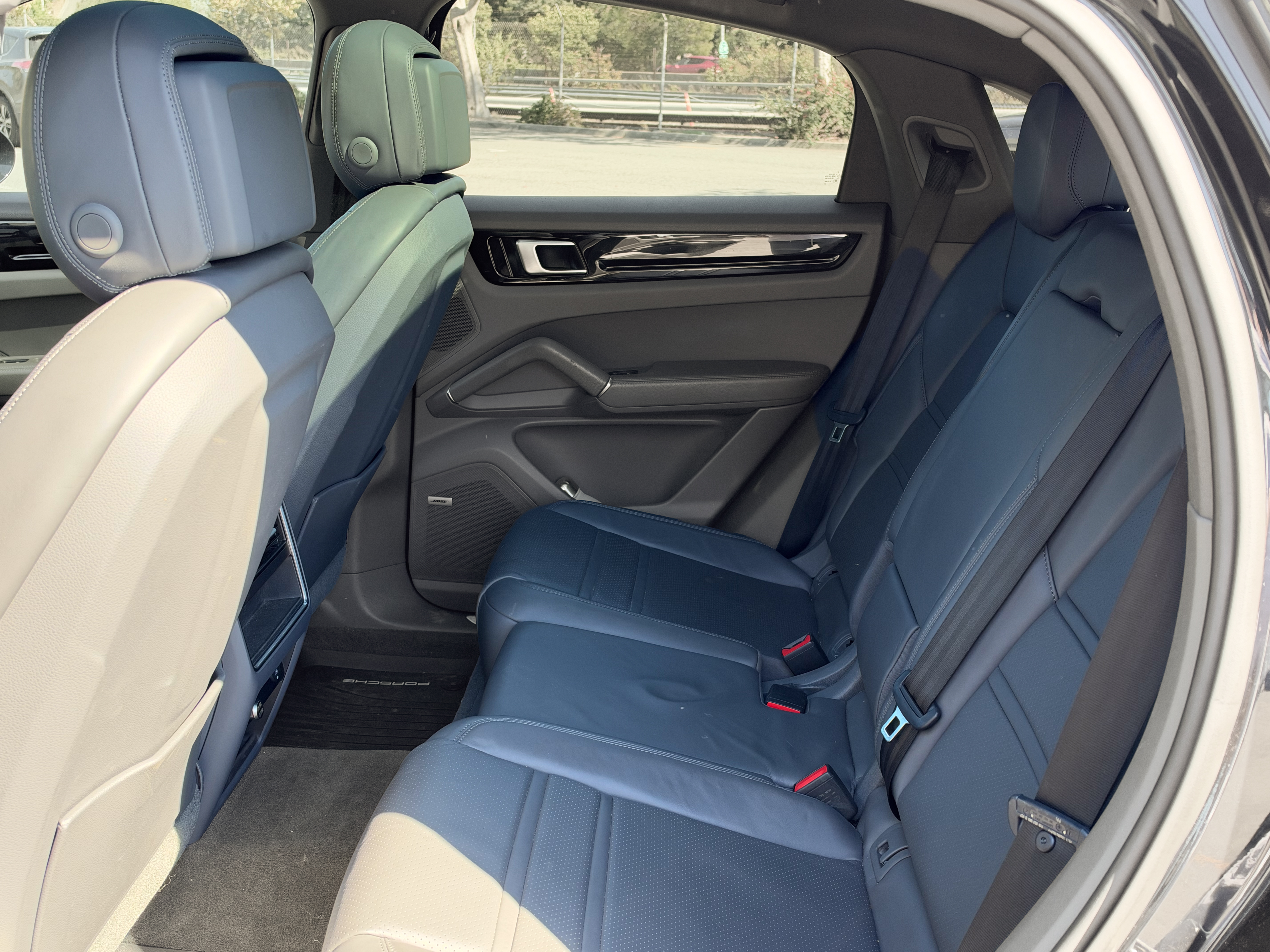 Used 2020 Porsche Cayenne AWD/4WD image 19