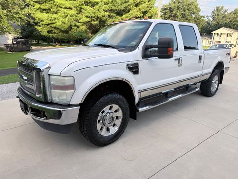 Used 2010 Ford F250 Lariat AWD/4WD image 4