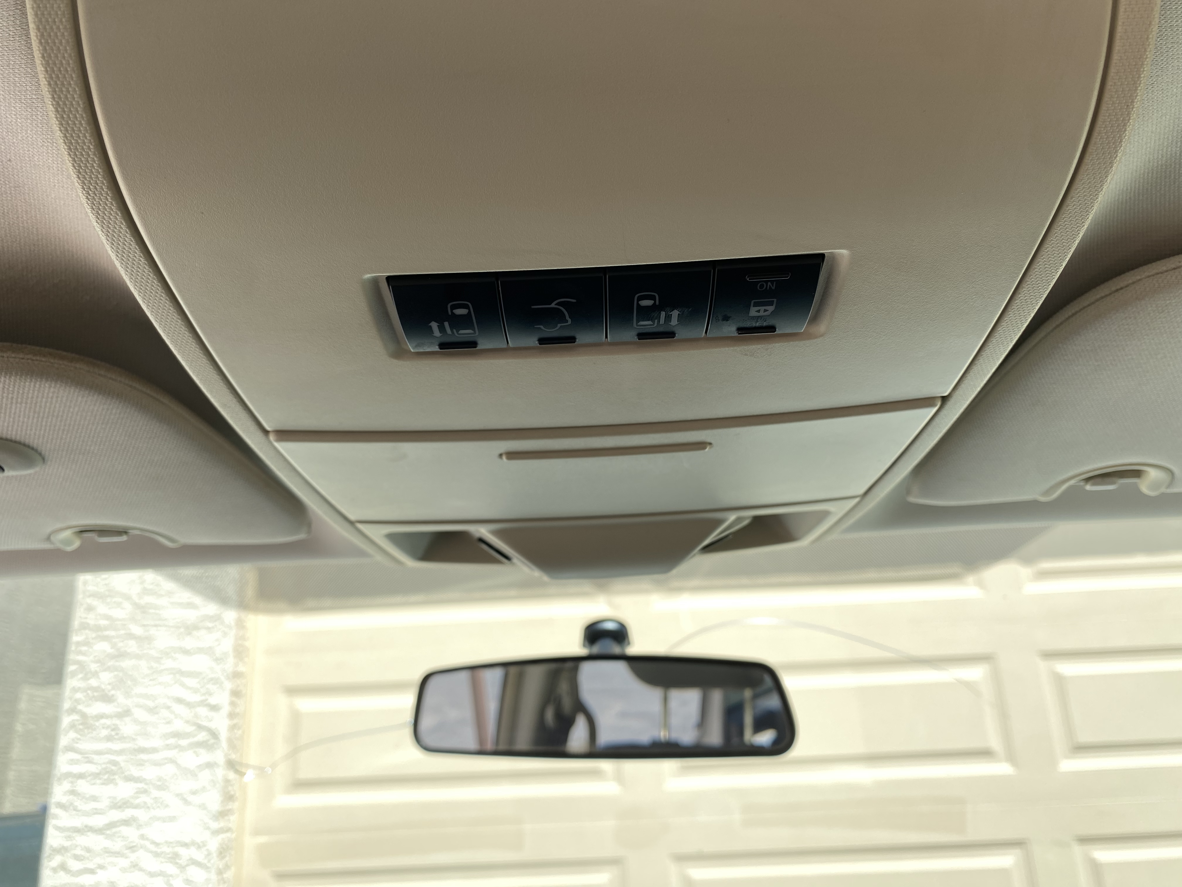 Used 2009 Chrysler Town & Country Touring FWD image 13