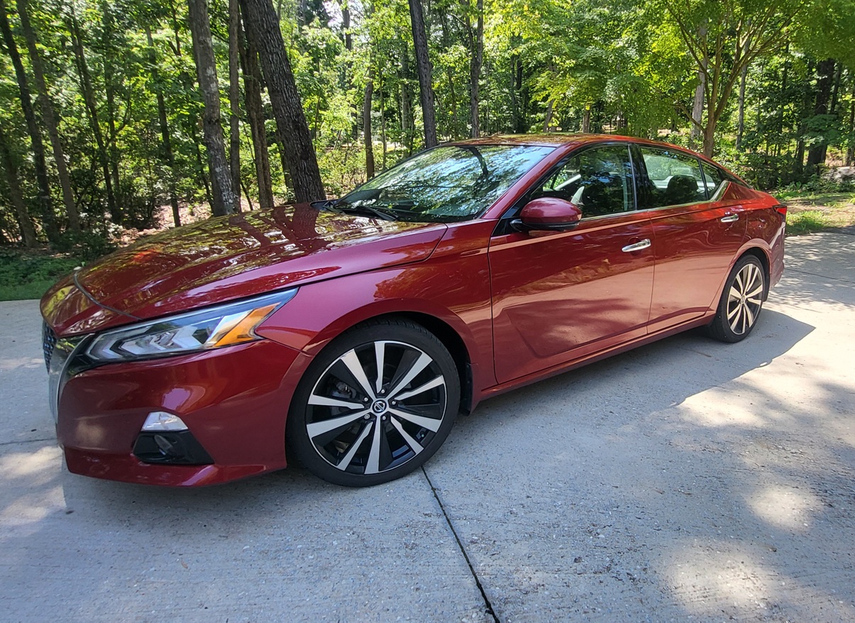 Used 2020 Nissan Altima 2.5 Platinum FWD image 1