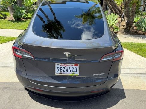 Used 2022 Tesla Model Y Performance AWD/4WD image 11