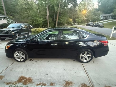 Used 2013 Nissan Altima 2.5 SV image 1