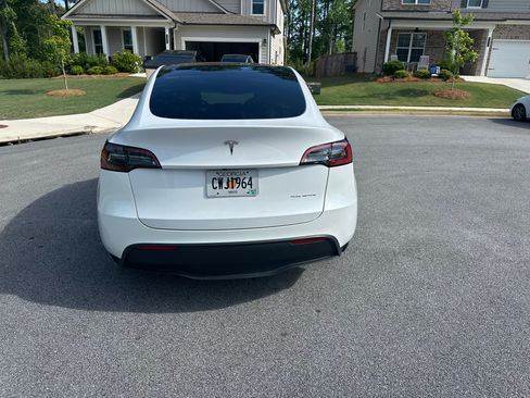 Used 2023 Tesla Model Y Long Range AWD/4WD image 9