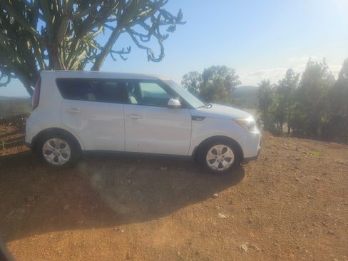 Used 2014 Kia Soul FWD image 1