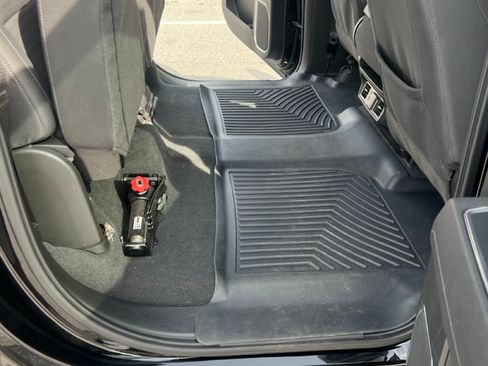 Used 2023 Chevrolet Silverado 1500 LT image 16