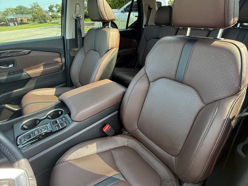 Used 2025 Honda Pilot Elite image 5