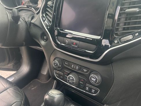 Used 2019 Jeep Cherokee High Altitude image 15