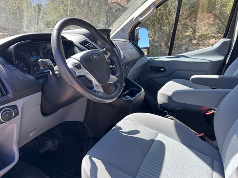 Used 2018 Ford Transit 150 XLT RWD image 9