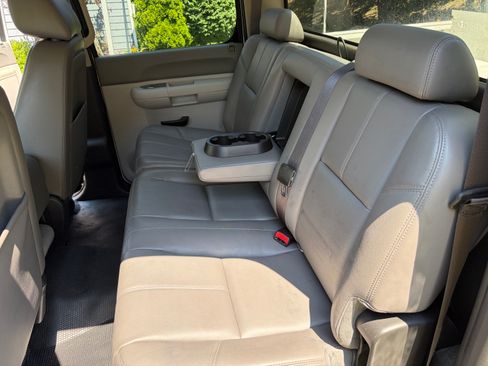 Used 2013 Chevrolet Silverado 1500 W/T AWD/4WD image 16